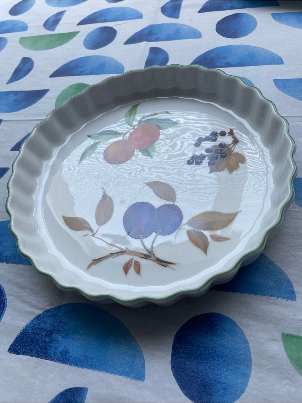 Royal Worcester Fine Porcelain Fruit Motif Fluted Quiche Tart Dish - Evesham